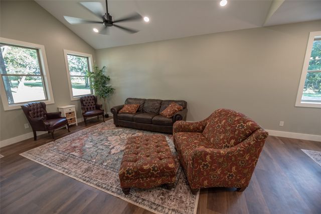 170 Rs County Rd 3445 Road, Emory, TX 75440
