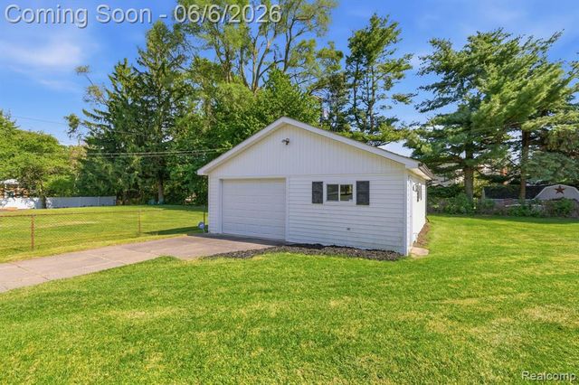 8710 32 Mile Road, Washington, MI 48095