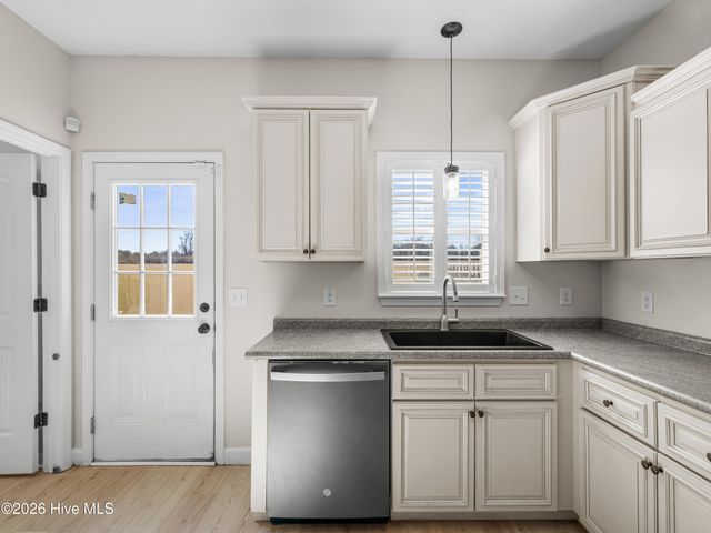 308 Winstead Loop Road, Richlands, NC 28574