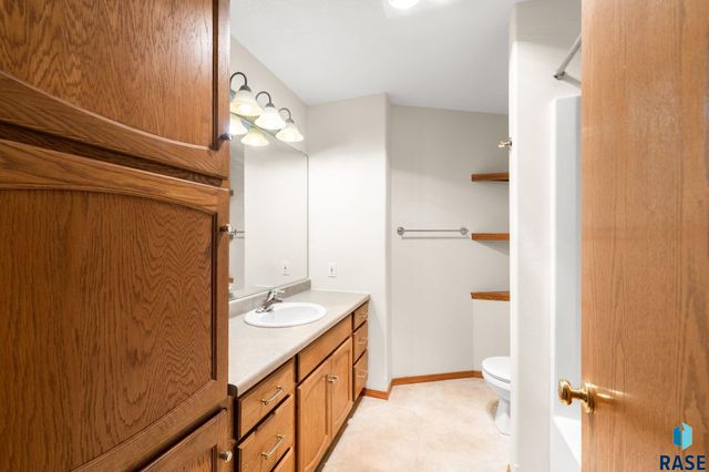 7247 W Chesapeake Ln Lane, Sioux Falls, SD 57106