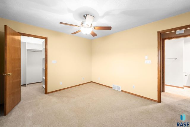 7247 W Chesapeake Ln Lane, Sioux Falls, SD 57106