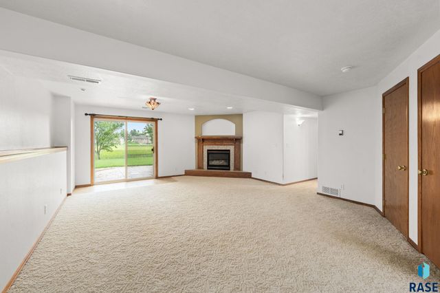 7247 W Chesapeake Ln Lane, Sioux Falls, SD 57106