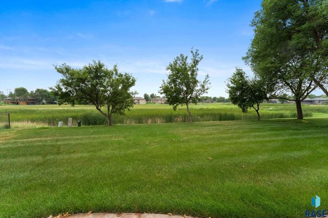 7247 W Chesapeake Ln Lane, Sioux Falls, SD 57106