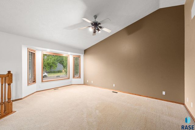 7247 W Chesapeake Ln Lane, Sioux Falls, SD 57106