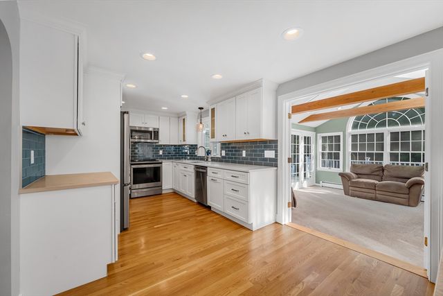 59 Beaverbrook Rd, Burlington, MA 01803