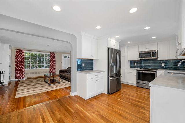 59 Beaverbrook Rd, Burlington, MA 01803