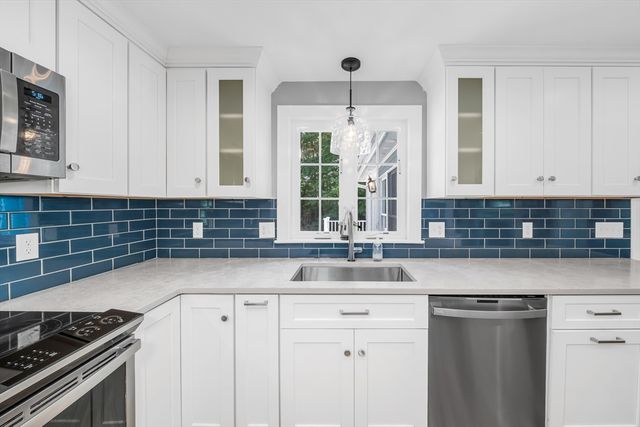 59 Beaverbrook Rd, Burlington, MA 01803