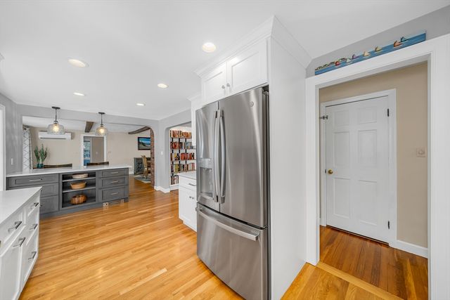 59 Beaverbrook Rd, Burlington, MA 01803
