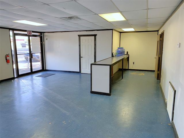 807 W Corsicana Street, Athens, TX 75751