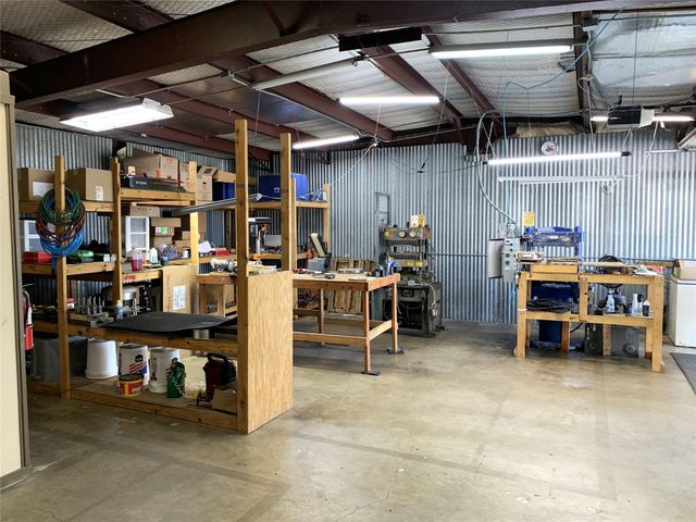 807 W Corsicana Street, Athens, TX 75751