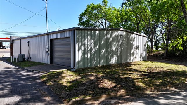 807 W Corsicana Street, Athens, TX 75751