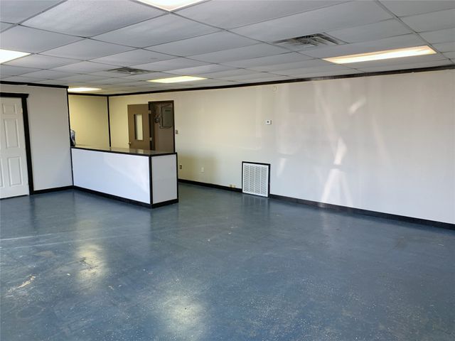 807 W Corsicana Street, Athens, TX 75751