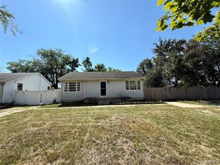 3249 Van Horn Road, Trenton, MI 48183