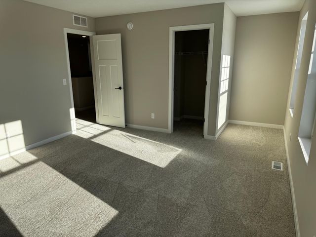 12736 Farnham Lane, Rogers, MN 55374