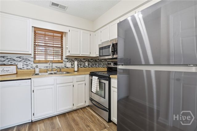 62 Colony Park Drive, Savannah, GA 31406