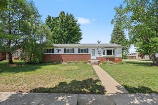 810 Indiana Avenue, Marysville, MI 48040
