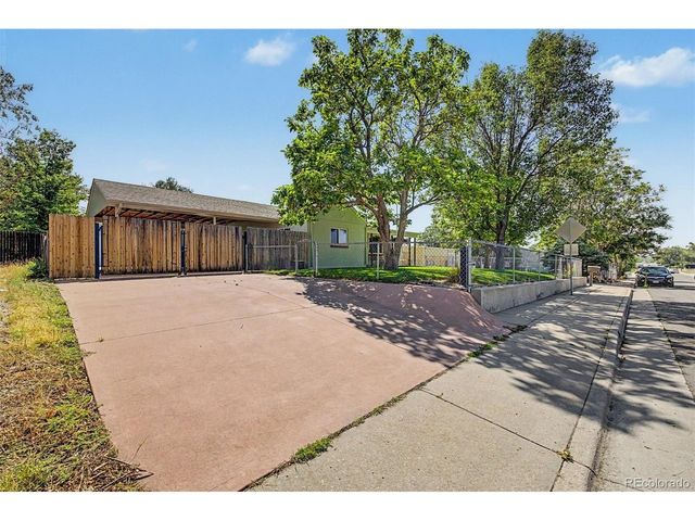 5480 Niagara St, Commerce City, CO 80022