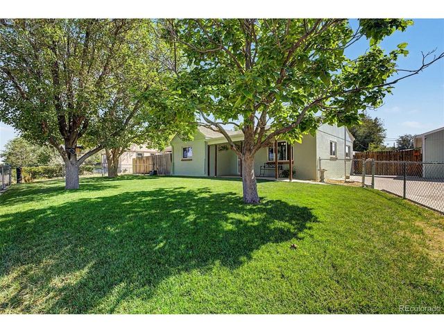 5480 Niagara St, Commerce City, CO 80022