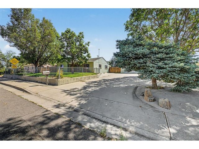 5480 Niagara St, Commerce City, CO 80022