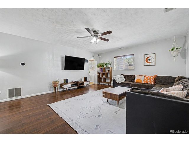 5480 Niagara St, Commerce City, CO 80022