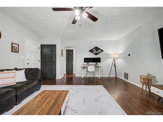 5480 Niagara St, Commerce City, CO 80022