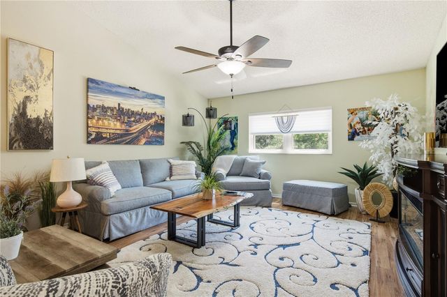 302 BUCKINGHAM PLACE, Palm Harbor, FL 34684