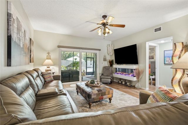 302 BUCKINGHAM PLACE, Palm Harbor, FL 34684