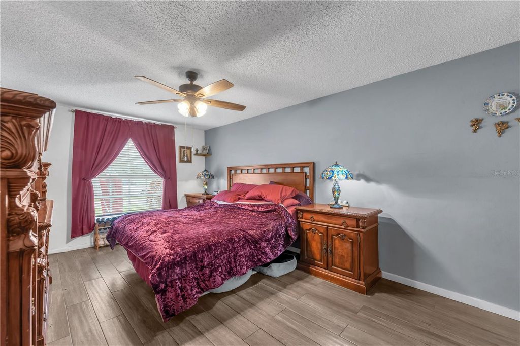 Image 15 of property listing at 2114 W HANNA AVENUE, Tampa, FL 33604