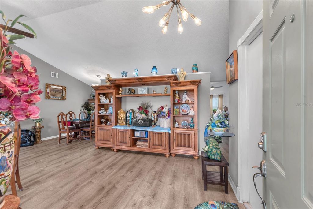 Image 3 of property listing at 2114 W HANNA AVENUE, Tampa, FL 33604