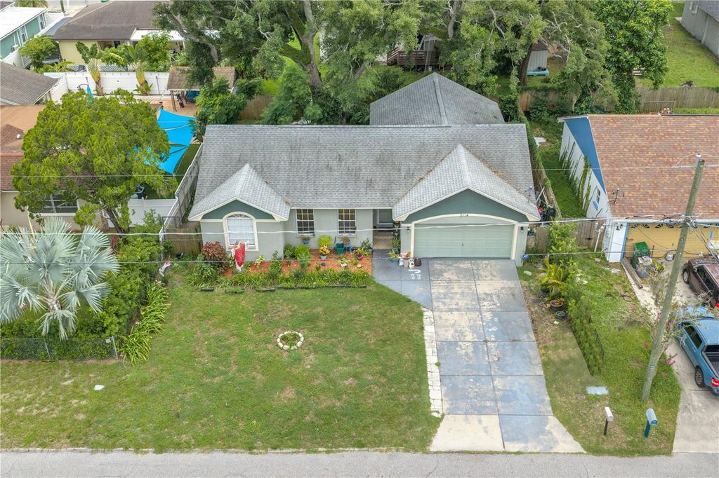 Image 25 of property listing at 2114 W HANNA AVENUE, Tampa, FL 33604