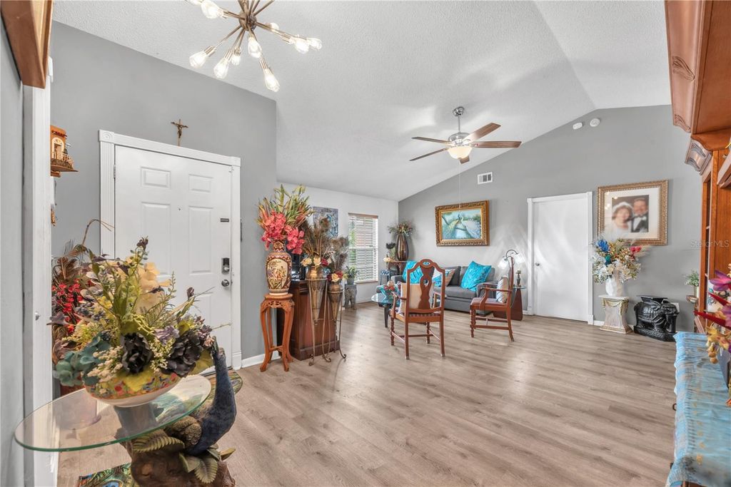 Image 4 of property listing at 2114 W HANNA AVENUE, Tampa, FL 33604