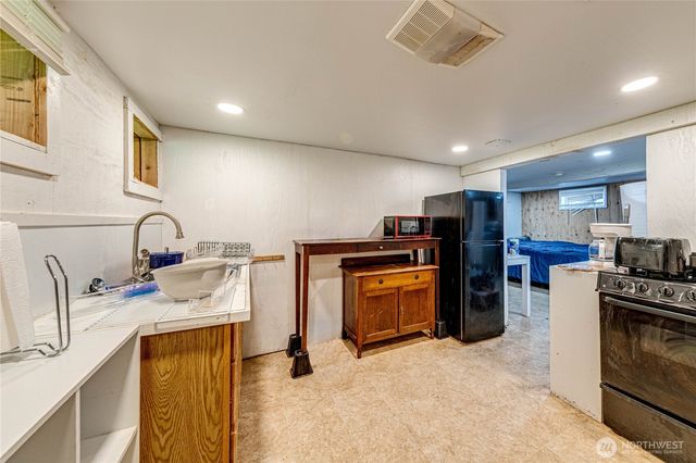 115 E 5th Street, Port Angeles, WA 98362