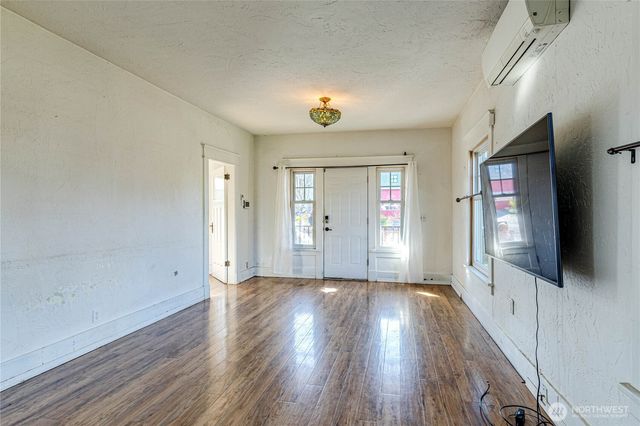 115 E 5th Street, Port Angeles, WA 98362