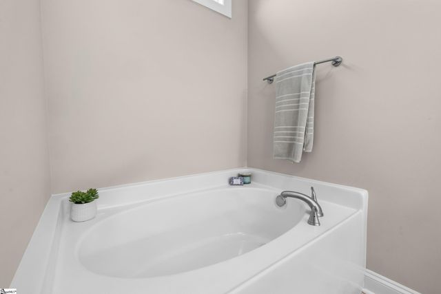 422 Mountain View Church Road, Six Mile, SC 29682