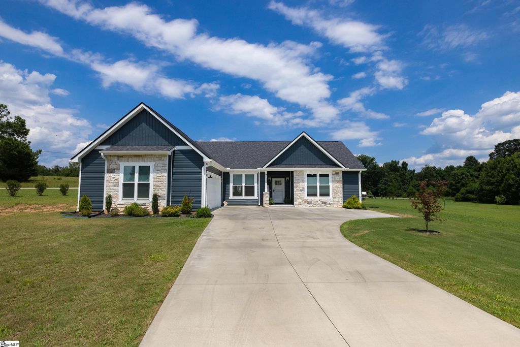 422 Mountain View Church Road, Six Mile, SC 29682
