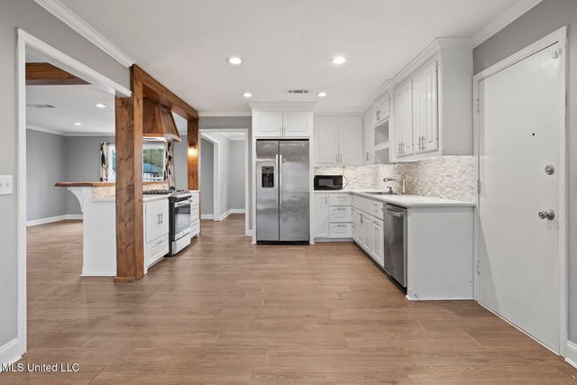 324 Millcreek Drive, Brandon, MS 39047