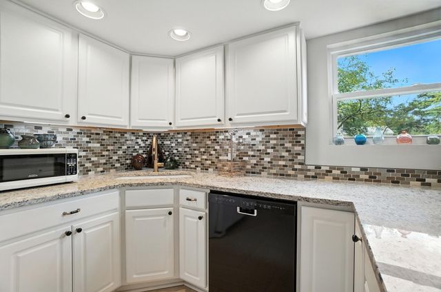 2701 Snouffer Road, Columbus, OH 43235