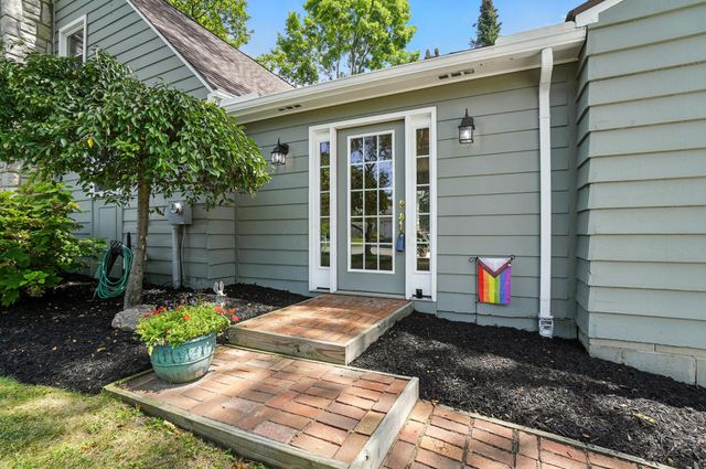 2701 Snouffer Road, Columbus, OH 43235