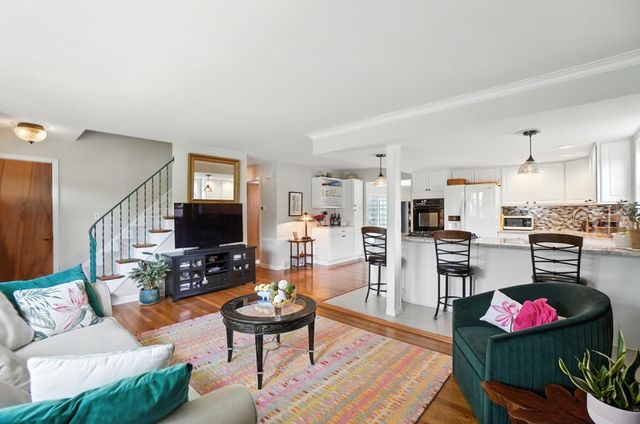 2701 Snouffer Road, Columbus, OH 43235