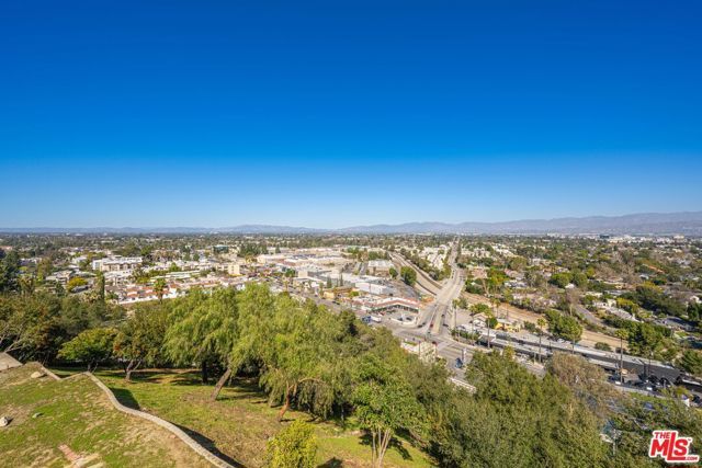 11729 Laurelwood Drive, Studio City (los Angeles), CA 91604