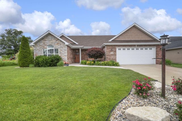 2428 Winesap Street, Schererville, IN 46375