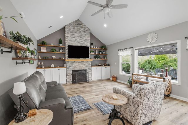 2428 Winesap Street, Schererville, IN 46375