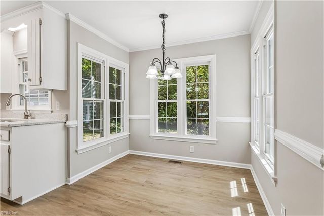 9 Winder CRES, Newport News, VA 23606