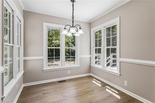 9 Winder CRES, Newport News, VA 23606