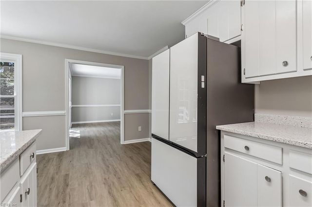9 Winder CRES, Newport News, VA 23606