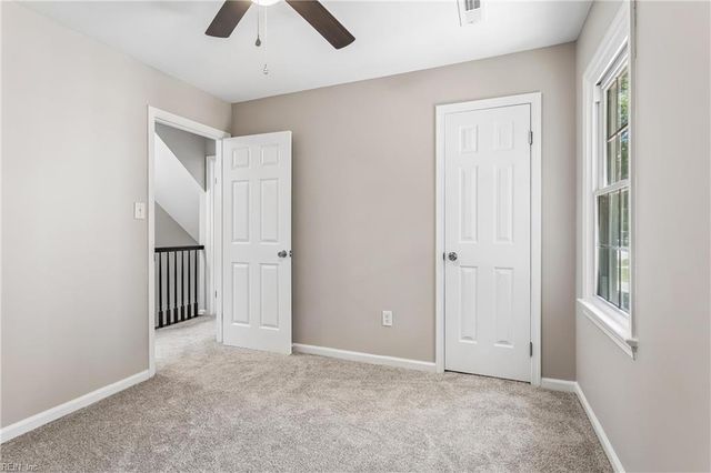 9 Winder CRES, Newport News, VA 23606