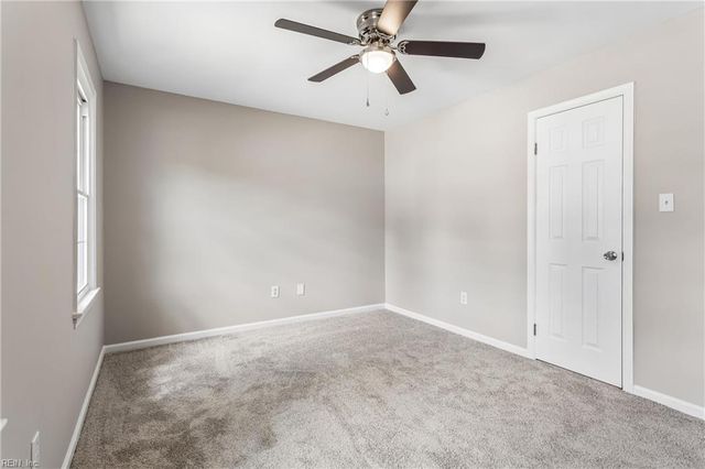 9 Winder CRES, Newport News, VA 23606
