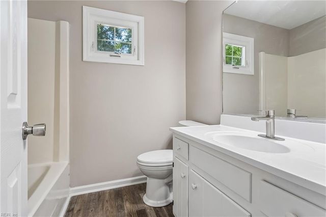 9 Winder CRES, Newport News, VA 23606
