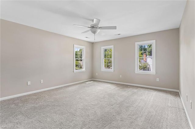 9 Winder CRES, Newport News, VA 23606