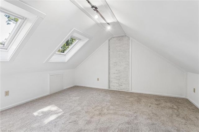 9 Winder CRES, Newport News, VA 23606